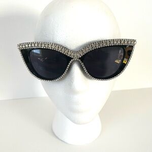 New Retro Cat Eye Glam Crystal Rhinestone Embellished Black Frame Sunglasses UV